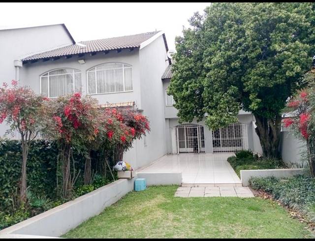 4 BEDROOM TOWNHOUSE FOR SALE IN THREE RIVERS